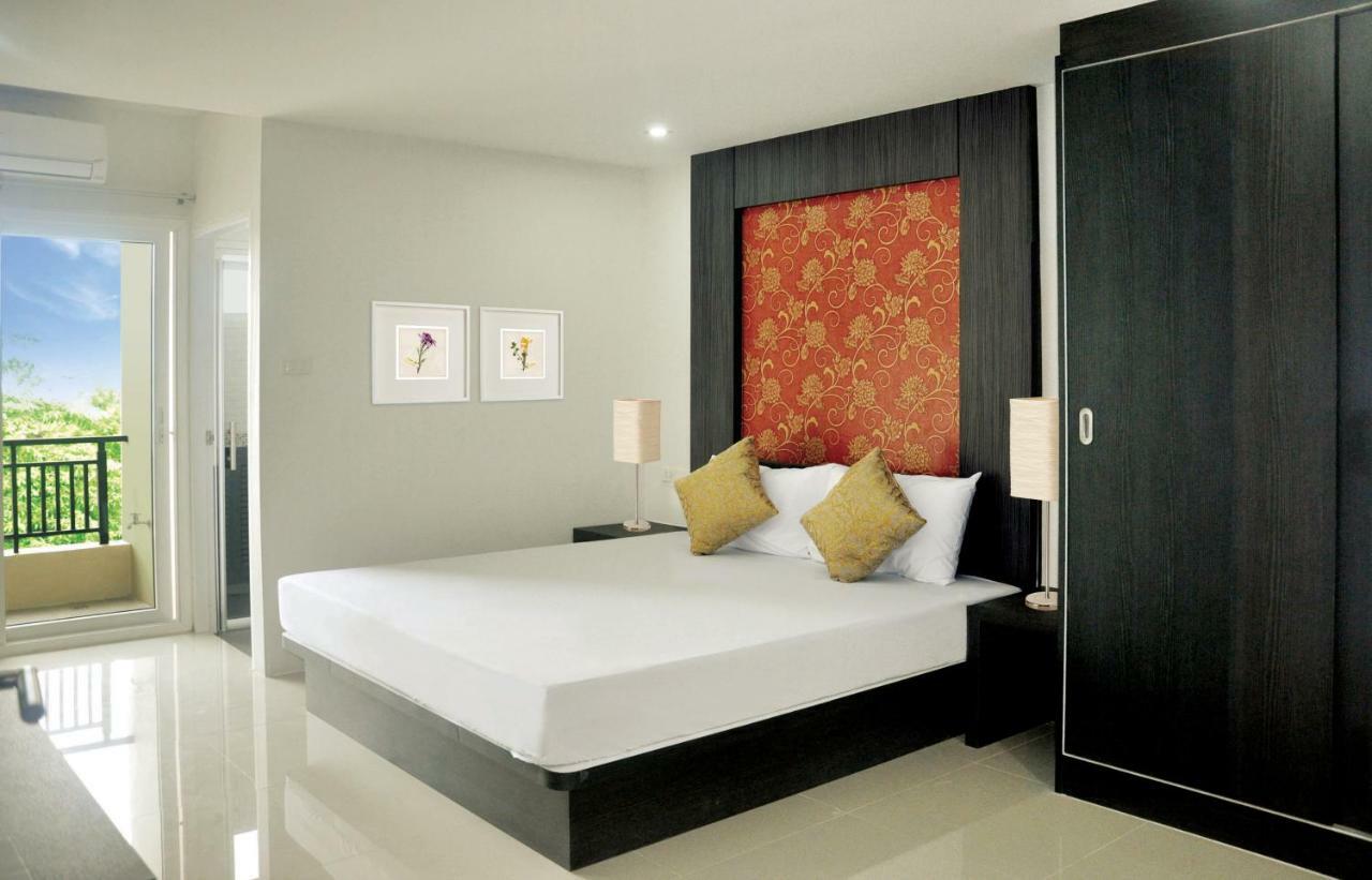 Db Plus 1 Bangkok Luaran gambar